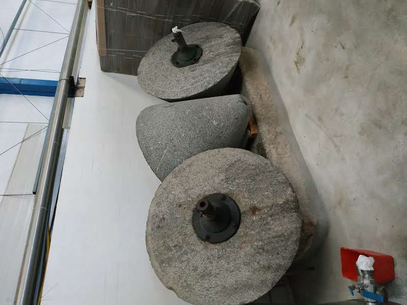 anciennes presses en pierre